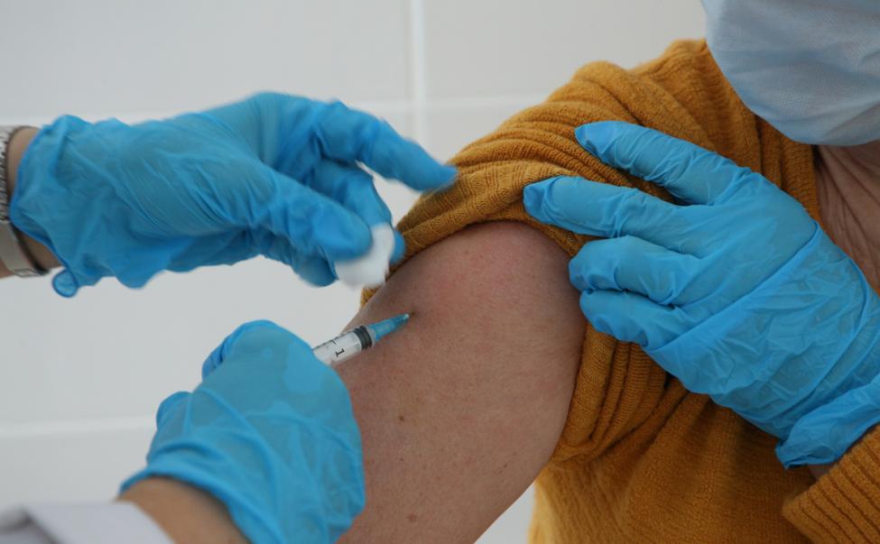 Почти 60 тысяч жителей региона вакцинировались от коронавируса