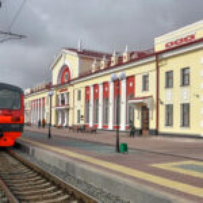 Работники и ветераны железнодорожного транспорта Татарского округа принимают поздравления