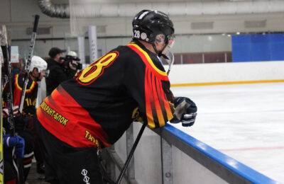 Ветеранский хоккейный чемпионат стартовал в Татарске