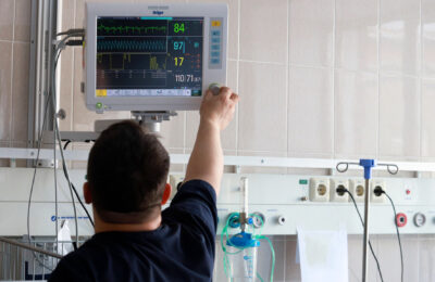 В сосудистом отделении Татарской ЦРБ обновят оборудование в рамках нацпроекта «Здравоохранение»