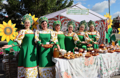 Татарские артисты приняли участие в масштабном уездном празднике «На тракте Тюкалинском»