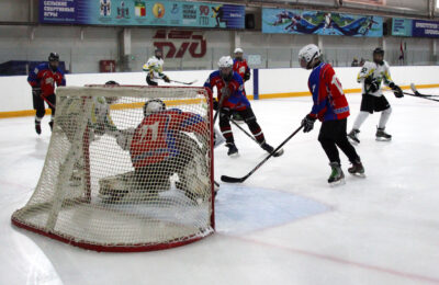 Татарская «Юность» выиграла домашний хоккейный турнир