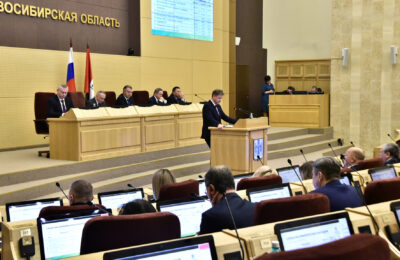 Депутаты обсудили проект главного финансового документа Новосибирской области
