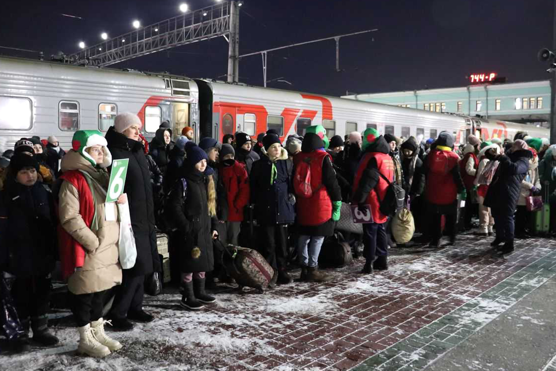 Сто детей из Беловодска проведут зимние каникулы в Новосибирске - Народная  газета