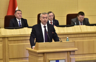 Единогласно поддержали отчет Андрея Травникова о работе за 2022 год региональные парламентарии