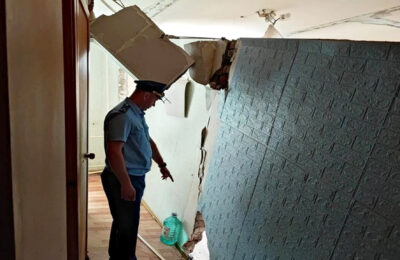 Прокуратура оценит правильность содержания и ремонта пятиэтажки с рухнувшей стеной в Татарске