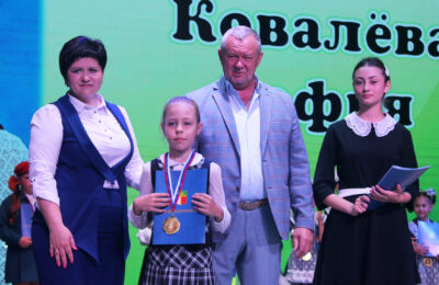 Медали лучшим учащимся вручили в Татарском районе