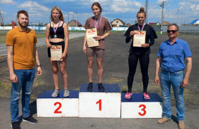 Победителей чемпионата по легкой атлетике наградили в Татарске