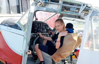 Трактора, самолеты и центрифуги увидели татарские школьники на каникулах