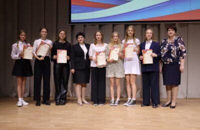 Лучших юных спортсменов Татарского района наградили в День Государственного флага