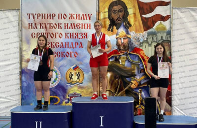 Бронзу и знак мастера спорта России привезла из Новосибирска татарская штангистка