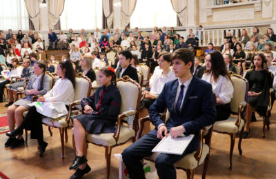 Школьница из Татарска стала стипендиатом губернатора Новосибирской области