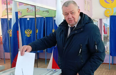 «Голосовать обязательно!»: глава Татарского района сделал свой выбор