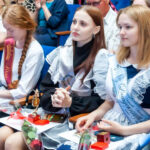 Тринадцать выпускников Татарского округа окончили школу с медалью