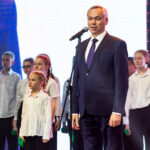 Губернатор Травников поздравил школьников Новосибирской области с Днем знаний