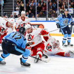 Одержать победу в своем 1100-м матче в КХЛ не смогла новосибирская «Сибирь»