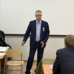 О Родине, подвиге и героях: участник программы «Герои НовоСибири» провёл урок мужества