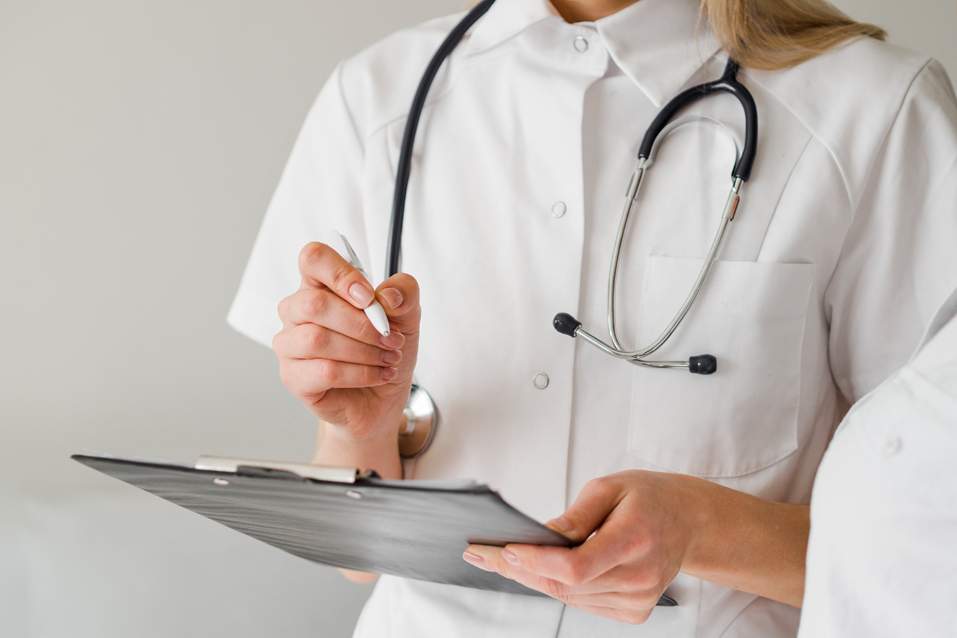 Врач в больнице