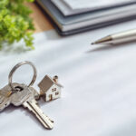 В Татарске досрочно сдали многоквартирный дом для детей-сирот и бюджетников