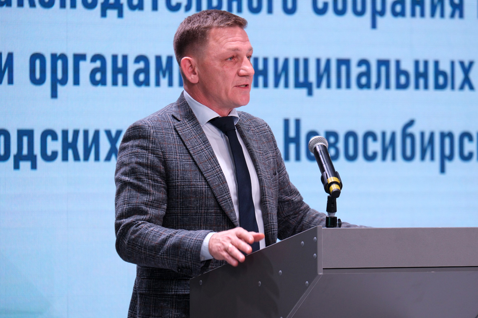 Роман Бурдин