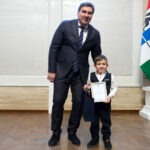 Одаренным детям с инвалидностью вручили именные стипендии губернатора Травникова