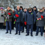 Не забывать трагедию и подвиг блокадного Ленинграда попросил Андрей Травников