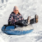 О правилах катания на «плюшках» и «ватрушках» новосибирцам напомнили спасатели