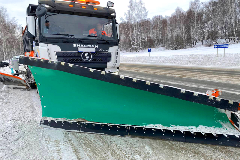 Уборка-дорог-от-снега