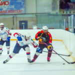 Шесть сборных Новосибирской области приехали в Татарск за хоккейным золотом