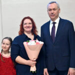 Знаки «За материнскую доблесть» вручили 15 жительницам Новосибирской области