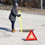 Активнее приступать к ямочному ремонту поручил главам районов Андрей Травников