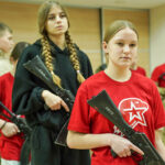 Школу юнармейских командиров успешно окончили школьницы из Татарска