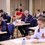 Губернатор Травников проверил свои знания о Великой Отечественной войне