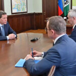 Реализацию в области важных проектов обсудили Андрей Травников и Александр Жуков