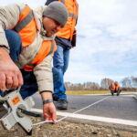 Андрей Травников потребовал ужесточить контроль качества дорожных работ