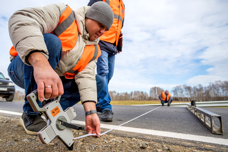 Андрей Травников потребовал ужесточить контроль качества дорожных работ