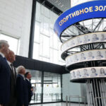 В аэропорту Толмачёво открыли арт-объект «Спортивное золото Новосибирска»
